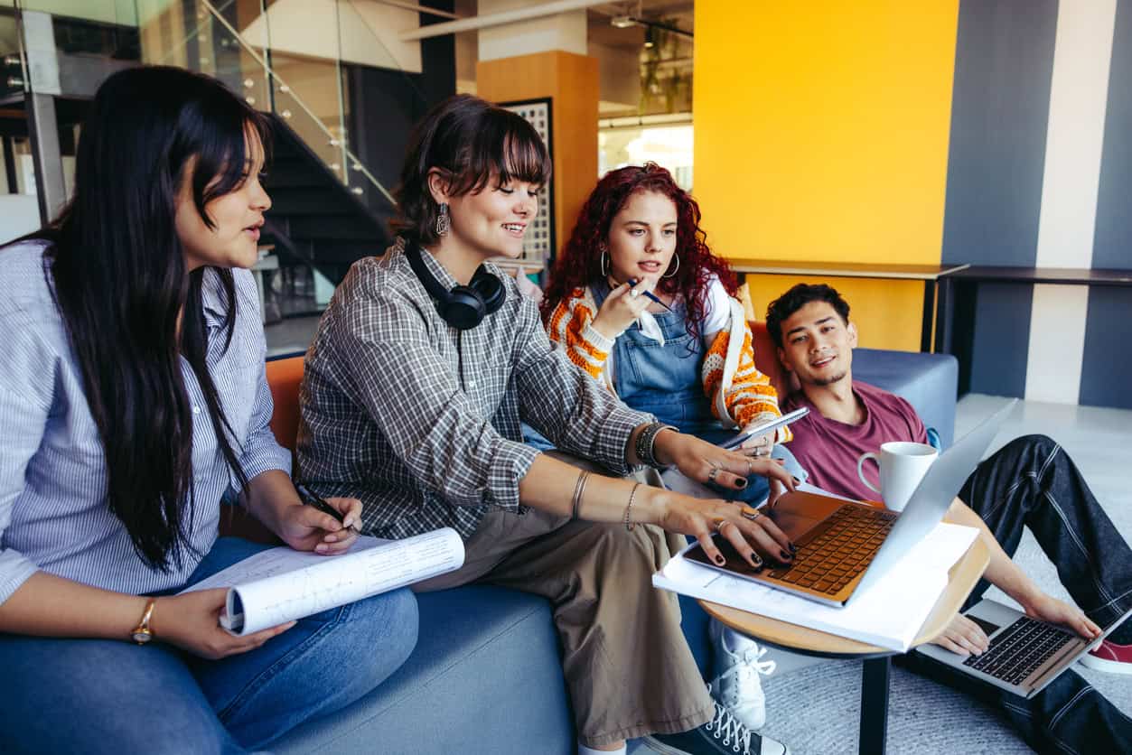 US English Language Programs Report 14% Student Decline Amid Visa Barriers