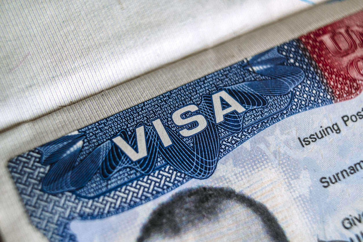 US F-1 Student Visa Issuance Plummets 34% in 2025